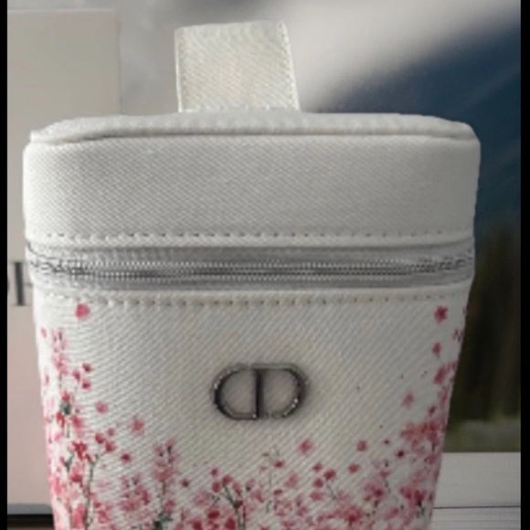 Christian Dior Beauty NIB White Vanity 2021 Limited Edition pink Floral Bag - Picture 8 of 10